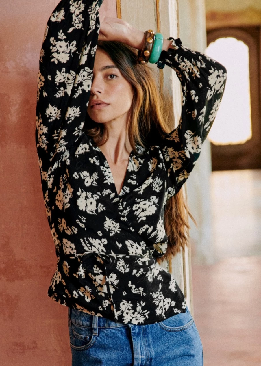 Sezane Women's Dafne Blouse - Elegant Feminine Top for Stylish Outfits