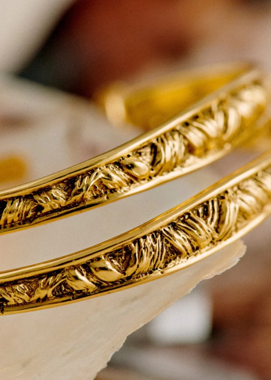 Sezane Edith Gold Hoop Earrings for Women - Classic & Elegant Design