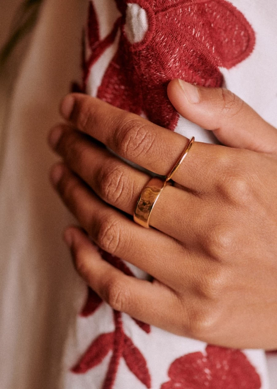 Sezane Women's Arthur Large Ring in Gold - Elegant Gold-Tone Jewelry