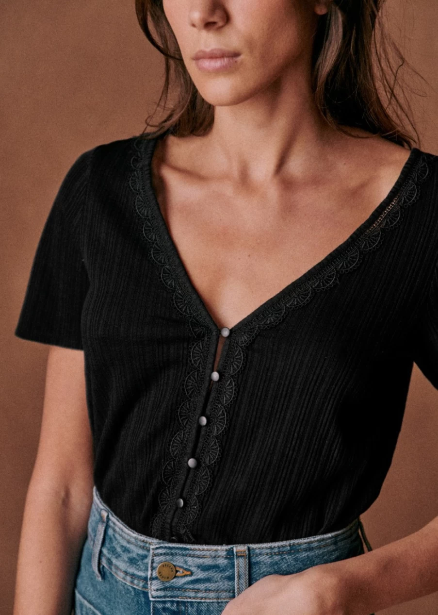 Sezane Women's Maddie Cotton T-Shirt - Classic Fit Short Sleeve Top