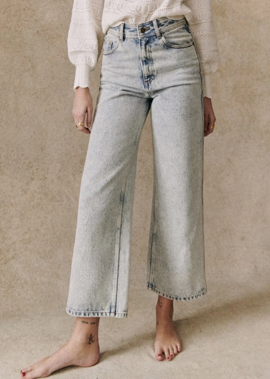 Sezane Women's Le Crop Top - Stylish and Comfortable Casual Wear
