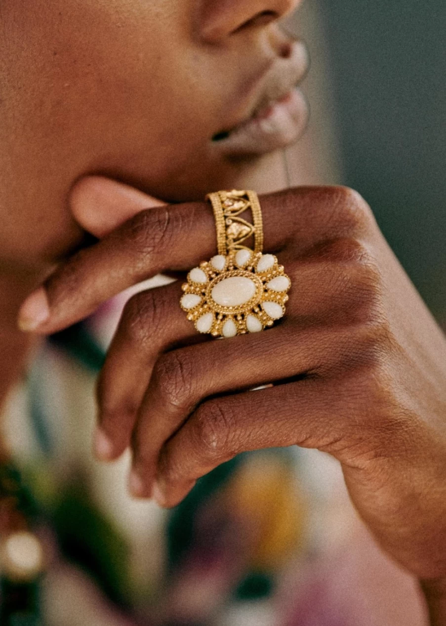 Sezane Women's Ecru Taylor Ring – Elegant Gold-Tone Jewelry