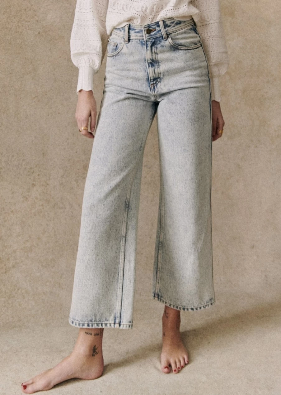 Sezane Women's Le Crop Top - Stylish and Comfortable Casual Wear