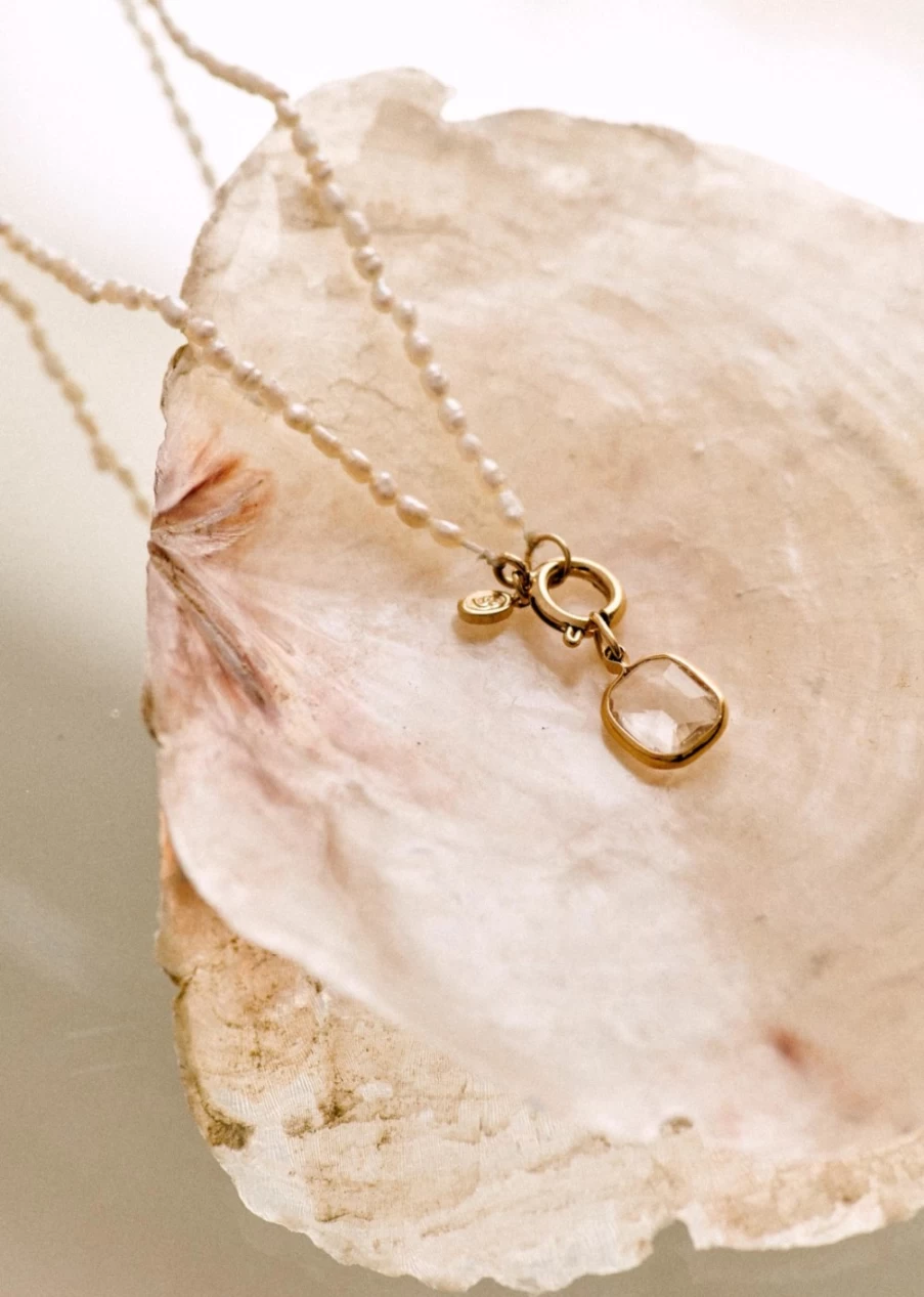 Sezane Irma Charm Necklace for Women - Elegant Gold Pendant