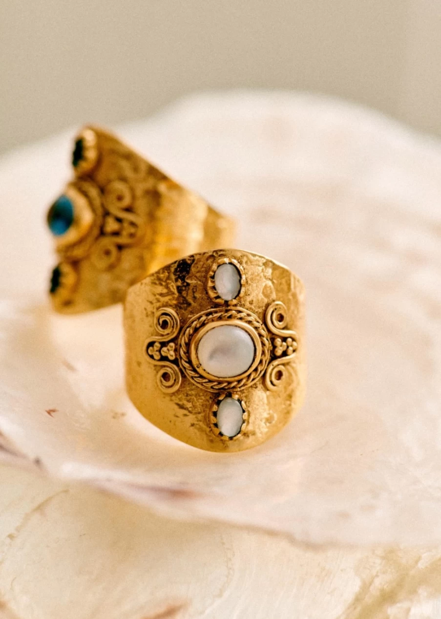 Sezane Tae Ring for Women - Elegant Gold-Plated Stackable Ring