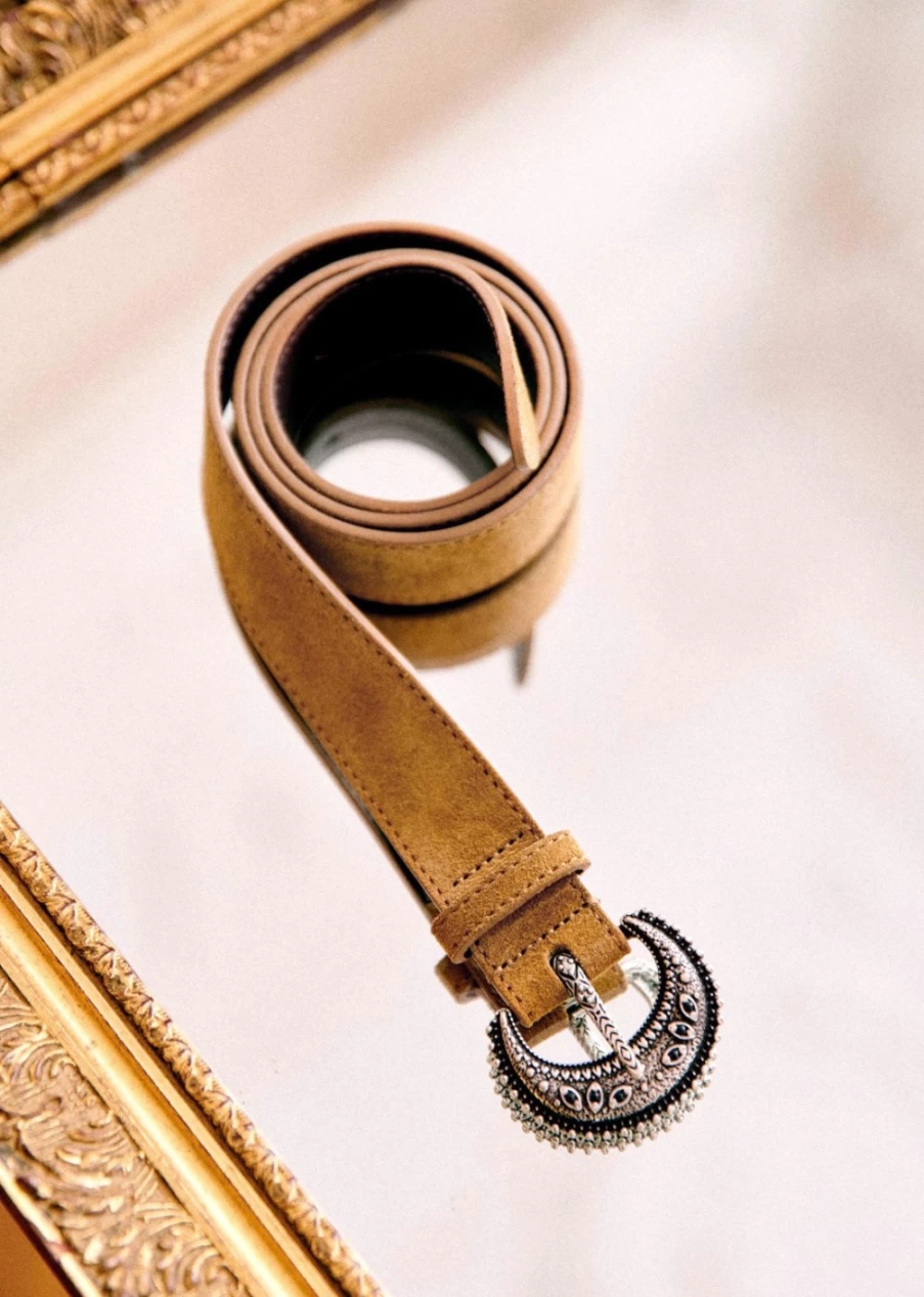 Sezane Women's Fine Louve Leather Belt - Elegant Designer Accessory