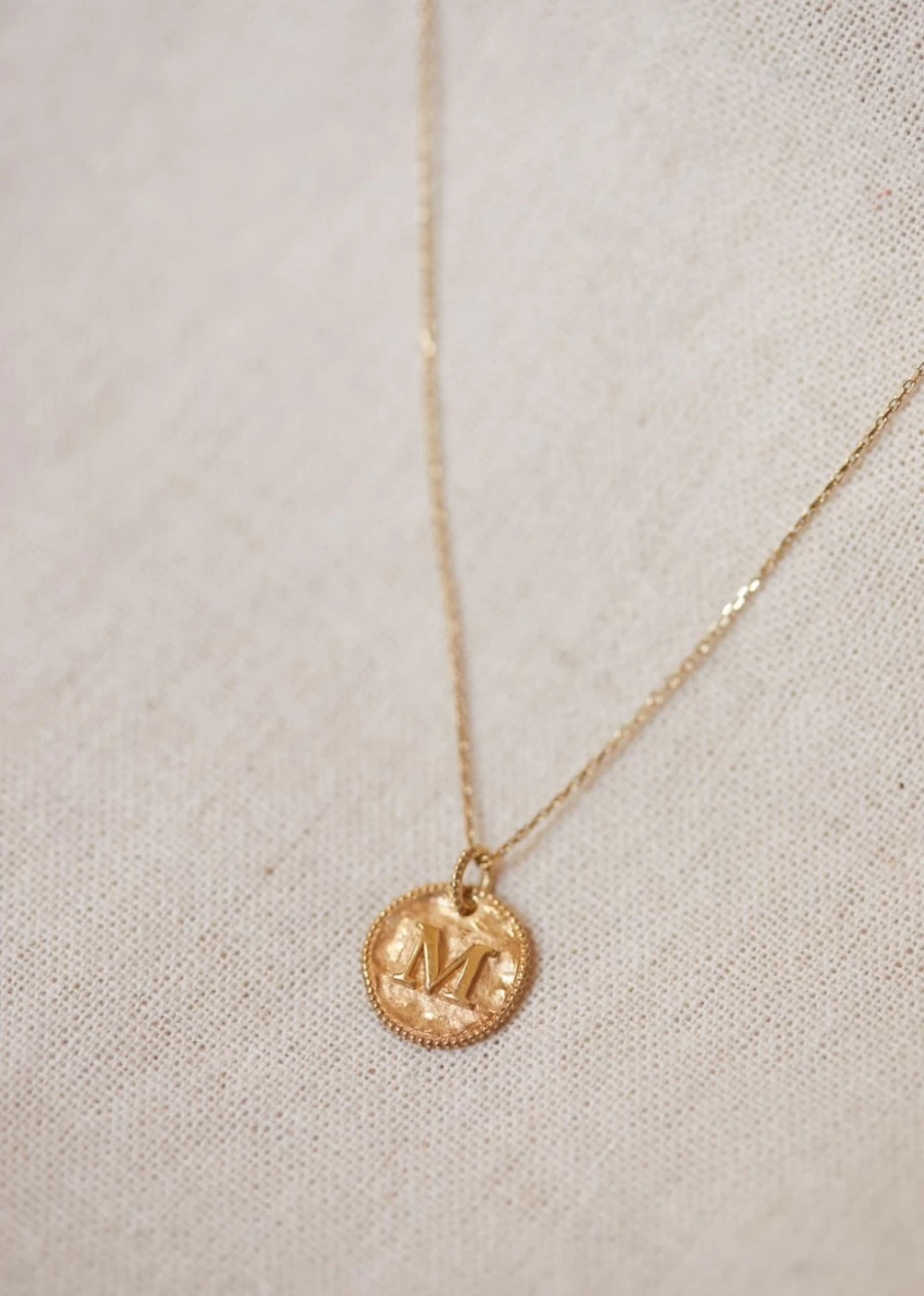 Sezane Women's Sara Pendant Necklace 9K Gold Initial Letters I to P Personalized Jewelry