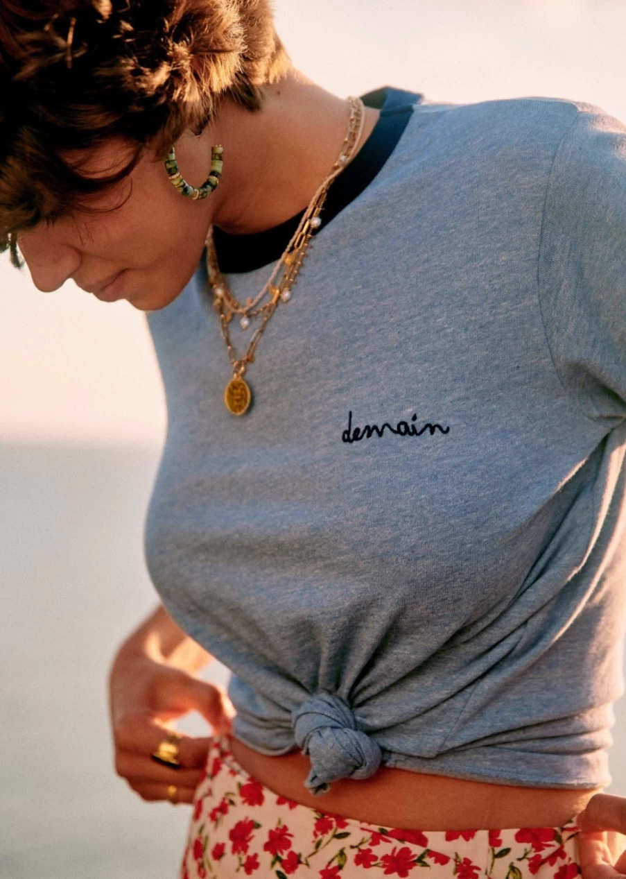 Sezane Women's Demain T-Shirt in Bleu Chine / Marine | Classic Fit Casual Tee