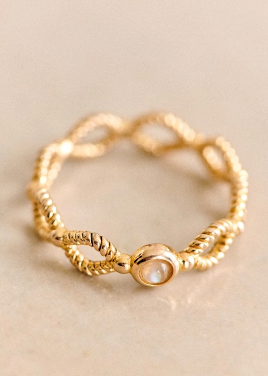 Sezane Constance Ring for Women in Gold and Ecru - Elegant Gold-Tone Band
