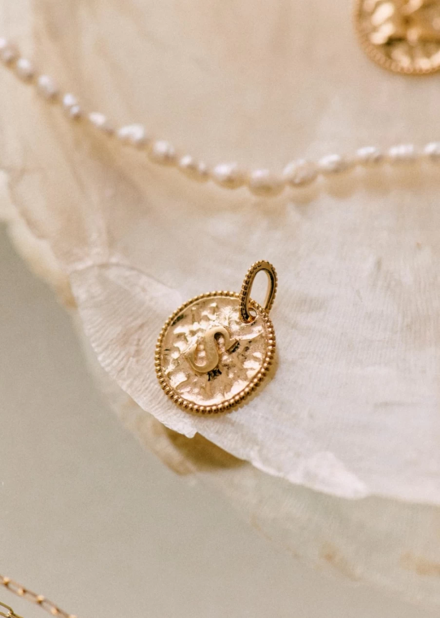 Sezane Sara Pendant Necklace in 9K Gold - Personalized Initial Letters Q to Z for Women