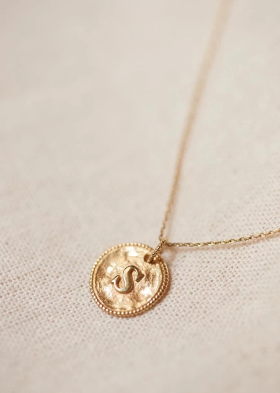 Sezane Sara Pendant Necklace in 9K Gold - Personalized Initial Letters Q to Z for Women