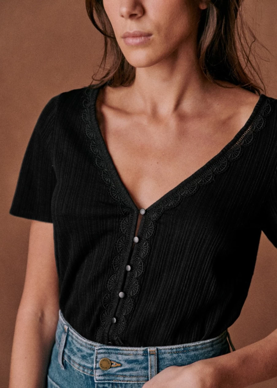 Sezane Women's Maddie Cotton T-Shirt - Classic Fit Short Sleeve Top